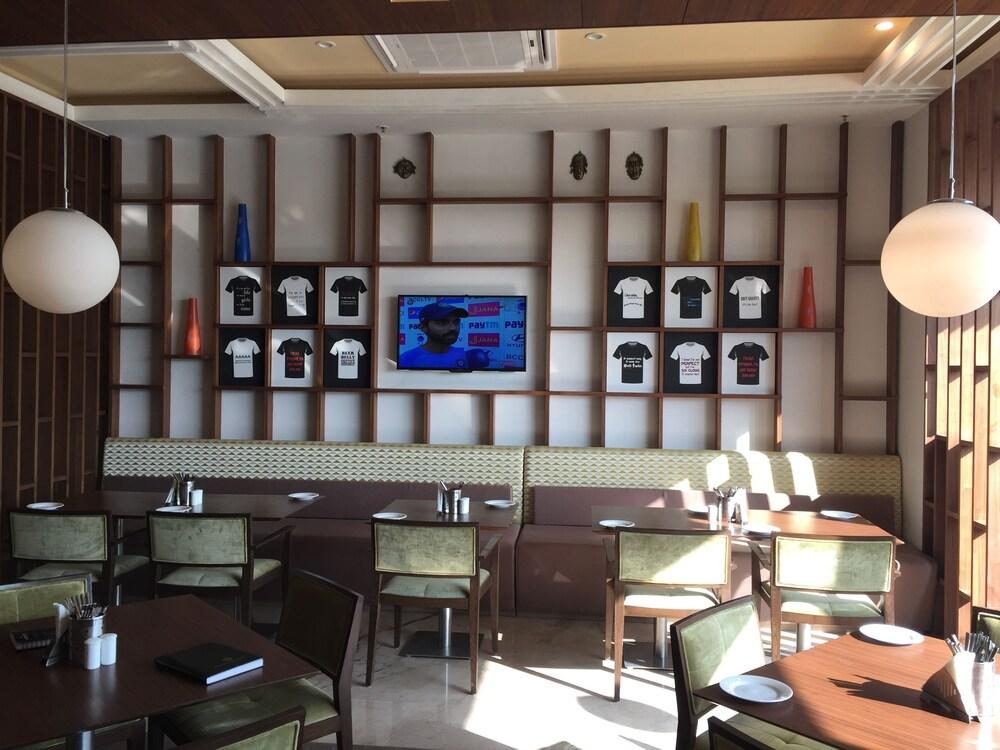 Lemon Tree Hotel, Sector 60, Gurugram Gurgaon Exterior foto