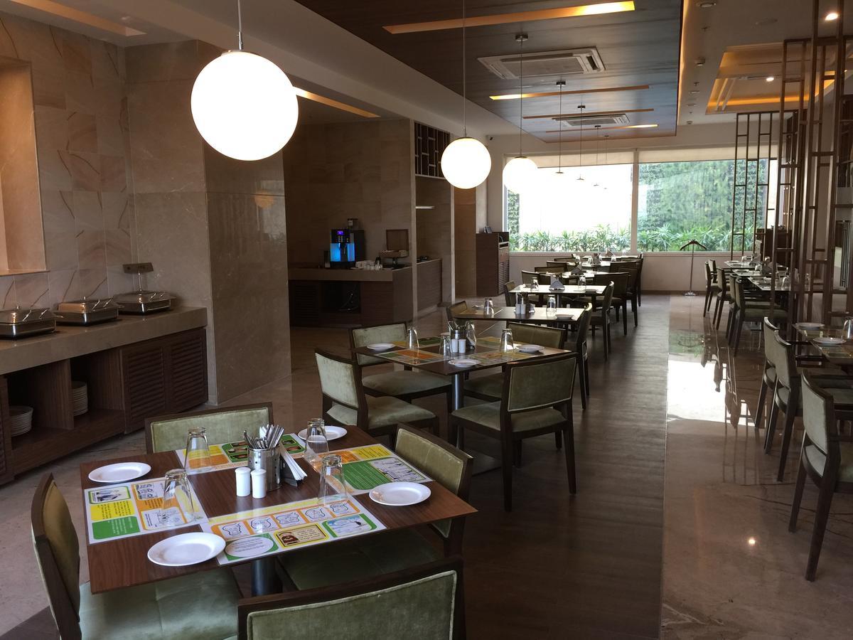 Lemon Tree Hotel, Sector 60, Gurugram Gurgaon Exterior foto